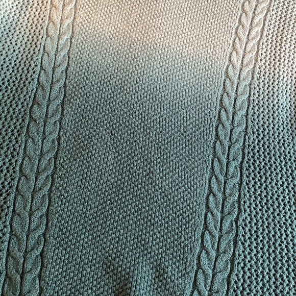 Super cute American eagle outfitters sweater - Picture 2 of 5